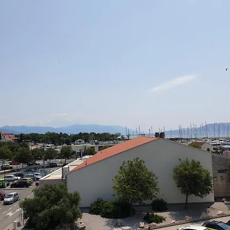 Apartman Xena - Balcony And Sea View - First Row To The Sea