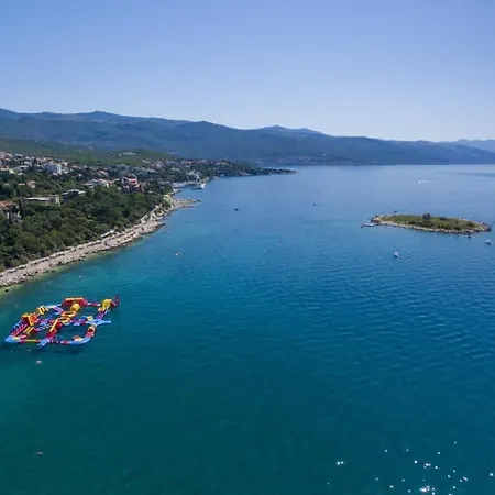 Xena - Balcony And Sea View - First Row To The Sea - Free Wifi - Free Parking Apartmán *