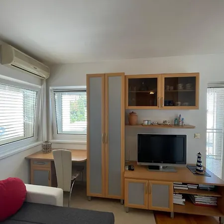 Apartmán Xena - Balcony And Sea View - First Row To The Sea - Free Wifi - Free Parking