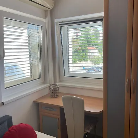 Apartman Xena - Balcony And Sea View - First Row To The Sea *