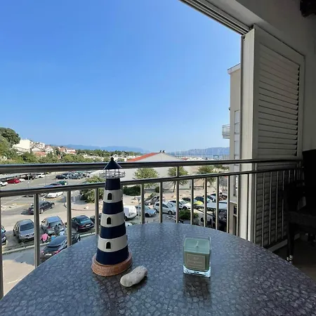 Apartman Xena - Balcony And Sea View - First Row To The Sea