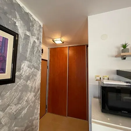 Xena - Balcony And Sea View - First Row To The Sea Appartement Novi Vinodolski