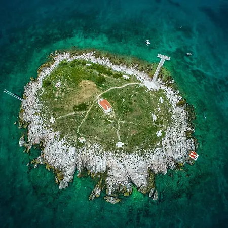 Xena - Balcony And Sea View - First Row To The Sea - Free Wifi - Free Parking Apartament Novi Vinodolski