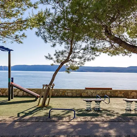 Xena - Balcony And Sea View - First Row To The Sea - Free Wifi - Free Parking Apartamento Novi Vinodolski