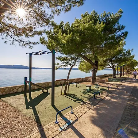 Xena - Balcony And Sea View - First Row To The Sea Appartement Novi Vinodolski