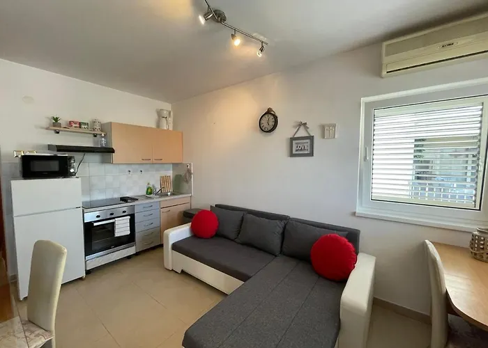 Xena - Balcony And Sea View - First Row To The Sea - Free Wifi - Free Parking Apartment *