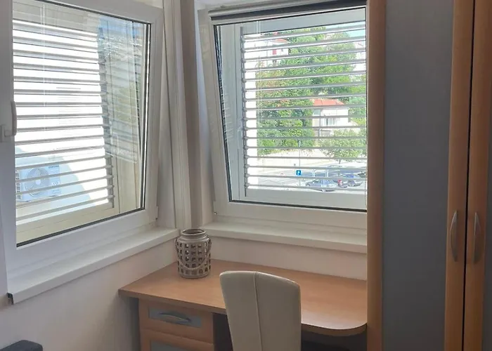 Apartment Xena - Balcony And Sea View - First Row To The Sea - Free Wifi - Free Parking *