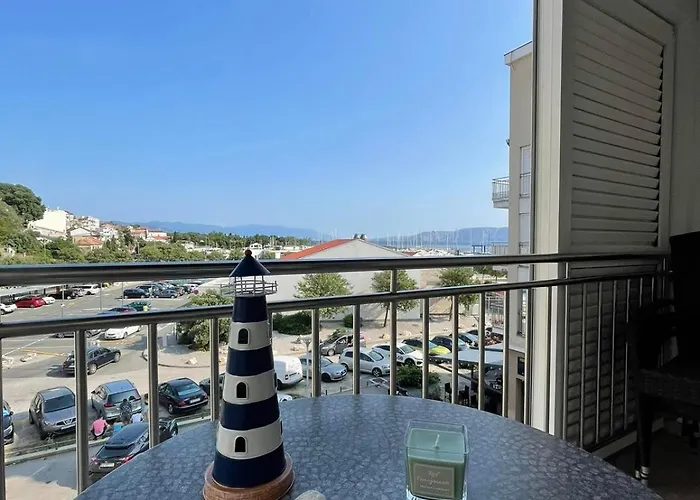 Apartment Xena - Balcony And Sea View - First Row To The Sea - Free Wifi - Free Parking